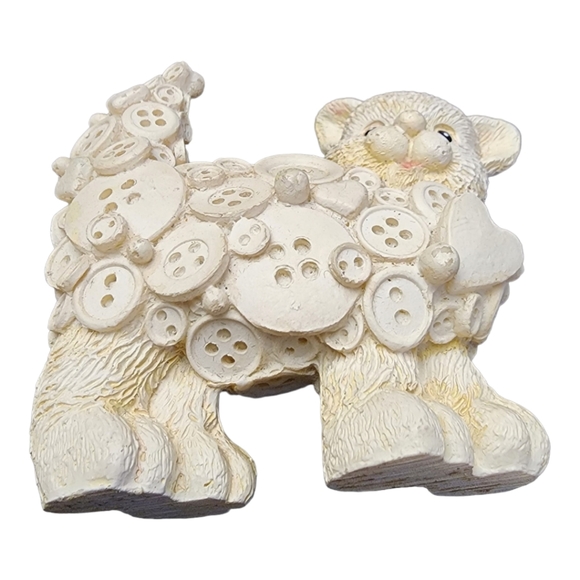 Button Carved Cat Resin Figure - Picture 4 of 6